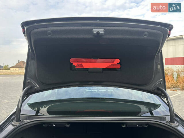 Серый Фольксваген Пассат, объемом двигателя 1.8 л и пробегом 214 тыс. км за 11900 $, фото 23 на Automoto.ua