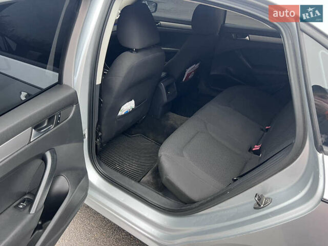 Серый Фольксваген Пассат, объемом двигателя 2.5 л и пробегом 309 тыс. км за 8200 $, фото 4 на Automoto.ua