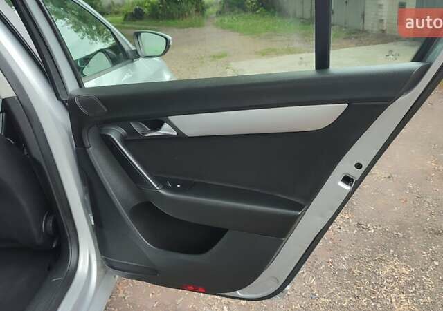 Сірий Фольксваген Пассат, об'ємом двигуна 1.6 л та пробігом 227 тис. км за 10300 $, фото 19 на Automoto.ua