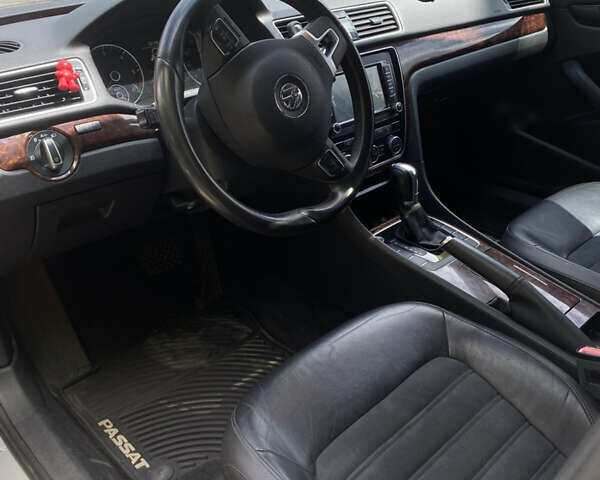 Серый Фольксваген Пассат, объемом двигателя 1.97 л и пробегом 129 тыс. км за 12999 $, фото 7 на Automoto.ua