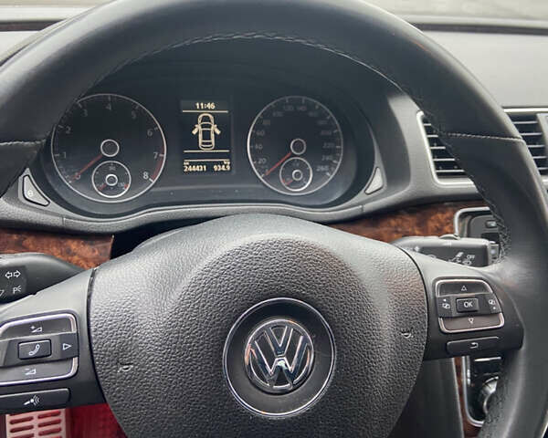 Серый Фольксваген Пассат, объемом двигателя 2.48 л и пробегом 244 тыс. км за 10900 $, фото 9 на Automoto.ua