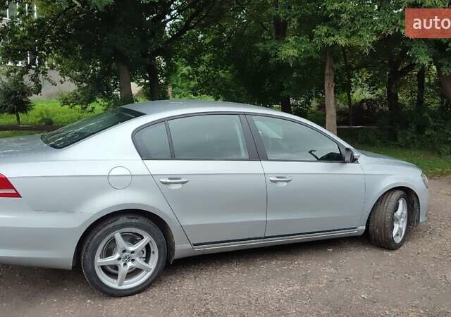 Сірий Фольксваген Пассат, об'ємом двигуна 1.6 л та пробігом 227 тис. км за 10300 $, фото 4 на Automoto.ua