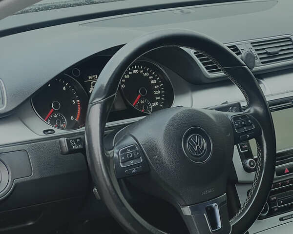 Серый Фольксваген Пассат, объемом двигателя 1.97 л и пробегом 238 тыс. км за 8700 $, фото 22 на Automoto.ua