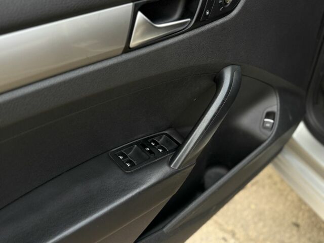 Серый Фольксваген Пассат, объемом двигателя 2.5 л и пробегом 220 тыс. км за 7500 $, фото 9 на Automoto.ua