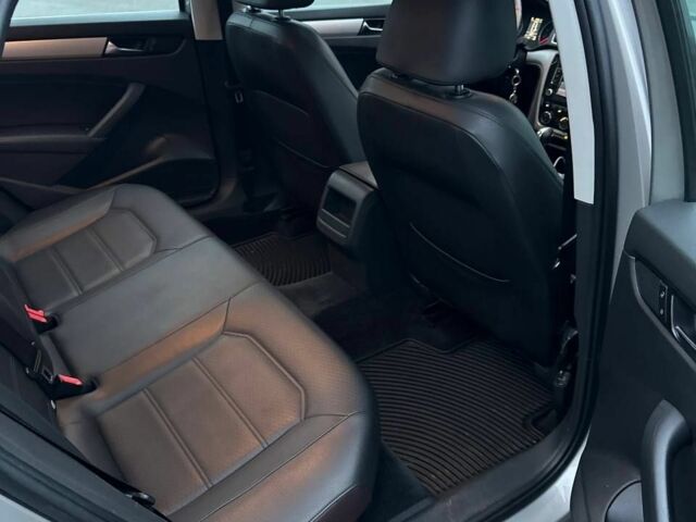 Серый Фольксваген Пассат, объемом двигателя 2.5 л и пробегом 216 тыс. км за 8500 $, фото 13 на Automoto.ua