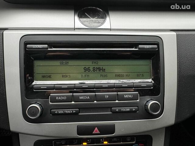 Серый Фольксваген Пассат, объемом двигателя 1.8 л и пробегом 174 тыс. км за 7990 $, фото 15 на Automoto.ua