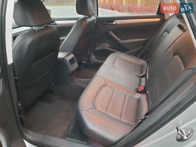 Сірий Фольксваген Пассат, об'ємом двигуна 2.48 л та пробігом 216 тис. км за 8250 $, фото 22 на Automoto.ua