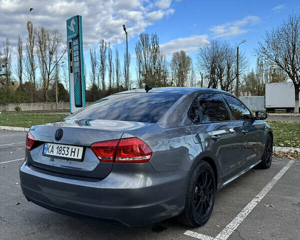 Сірий Фольксваген Пассат, об'ємом двигуна 2.5 л та пробігом 220 тис. км за 10500 $, фото 7 на Automoto.ua