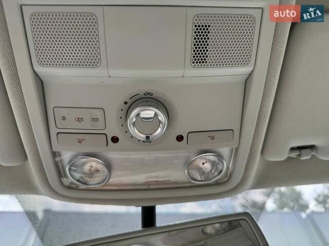 Сірий Фольксваген Пассат, об'ємом двигуна 2.48 л та пробігом 240 тис. км за 9700 $, фото 29 на Automoto.ua