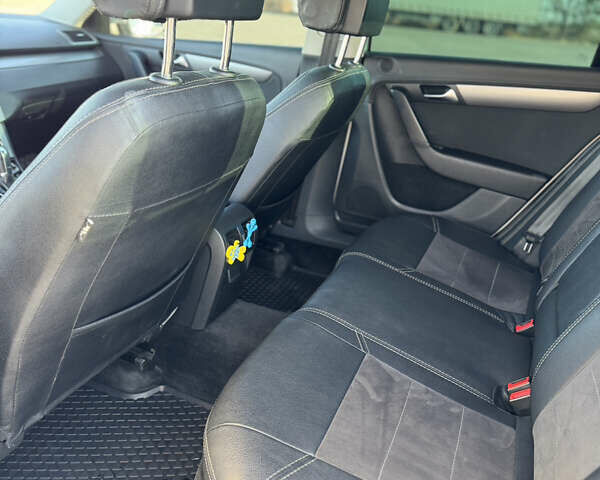 Серый Фольксваген Пассат, объемом двигателя 1.97 л и пробегом 277 тыс. км за 9200 $, фото 12 на Automoto.ua