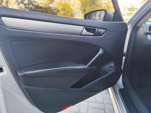 Серый Фольксваген Пассат, объемом двигателя 2.5 л и пробегом 254 тыс. км за 7900 $, фото 20 на Automoto.ua