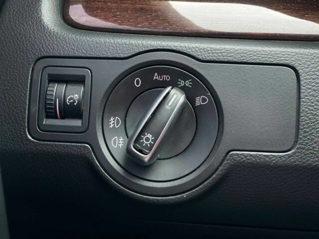 Серый Фольксваген Пассат, объемом двигателя 1.8 л и пробегом 186 тыс. км за 9900 $, фото 13 на Automoto.ua