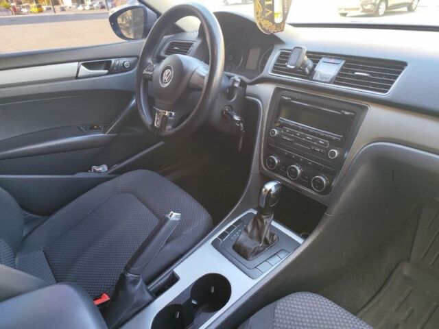 Серый Фольксваген Пассат, объемом двигателя 2.5 л и пробегом 254 тыс. км за 7900 $, фото 19 на Automoto.ua