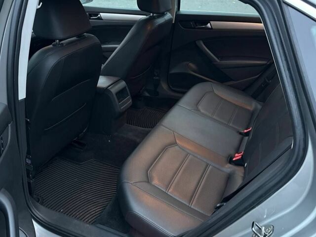 Серый Фольксваген Пассат, объемом двигателя 2.5 л и пробегом 216 тыс. км за 8500 $, фото 10 на Automoto.ua