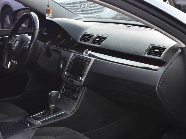 Серый Фольксваген Пассат, объемом двигателя 1.8 л и пробегом 186 тыс. км за 9490 $, фото 9 на Automoto.ua