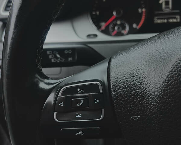 Серый Фольксваген Пассат, объемом двигателя 1.97 л и пробегом 238 тыс. км за 8700 $, фото 27 на Automoto.ua