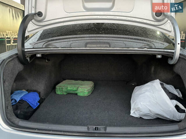 Серый Фольксваген Пассат, объемом двигателя 2.48 л и пробегом 228 тыс. км за 9500 $, фото 9 на Automoto.ua