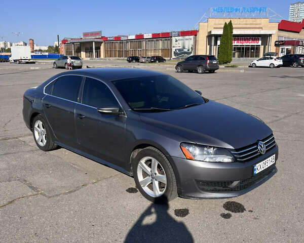 Серый Фольксваген Пассат, объемом двигателя 2.5 л и пробегом 174 тыс. км за 10900 $, фото 12 на Automoto.ua
