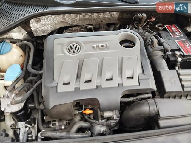 Серый Фольксваген Пассат, объемом двигателя 1.97 л и пробегом 219 тыс. км за 9690 $, фото 39 на Automoto.ua