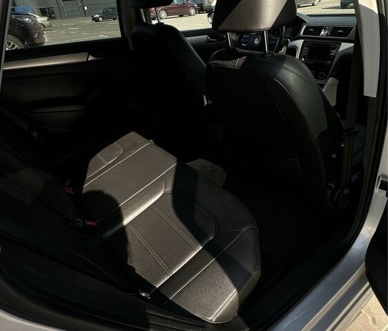 Серый Фольксваген Пассат, объемом двигателя 2.5 л и пробегом 271 тыс. км за 9600 $, фото 7 на Automoto.ua