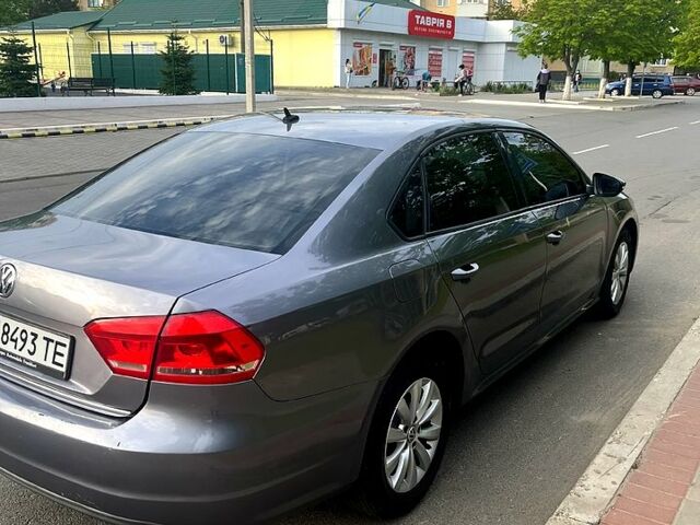 Серый Фольксваген Пассат, объемом двигателя 2.5 л и пробегом 180 тыс. км за 7500 $, фото 2 на Automoto.ua