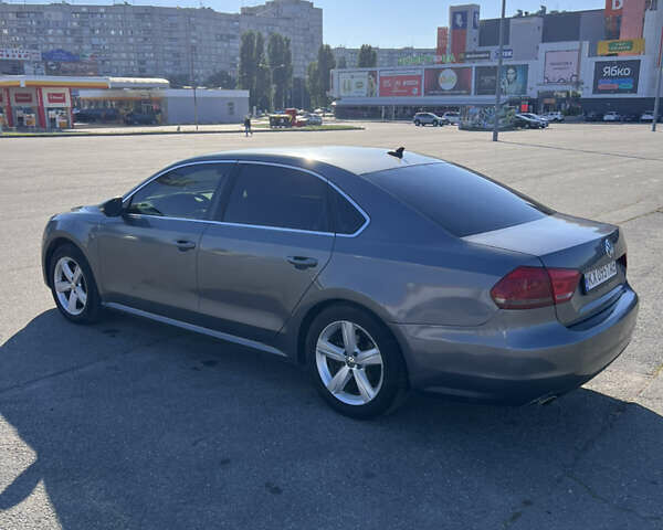 Серый Фольксваген Пассат, объемом двигателя 2.5 л и пробегом 174 тыс. км за 10900 $, фото 4 на Automoto.ua