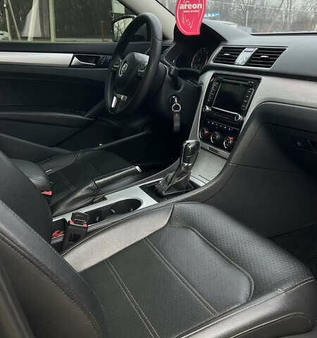 Серый Фольксваген Пассат, объемом двигателя 2.5 л и пробегом 271 тыс. км за 9500 $, фото 23 на Automoto.ua