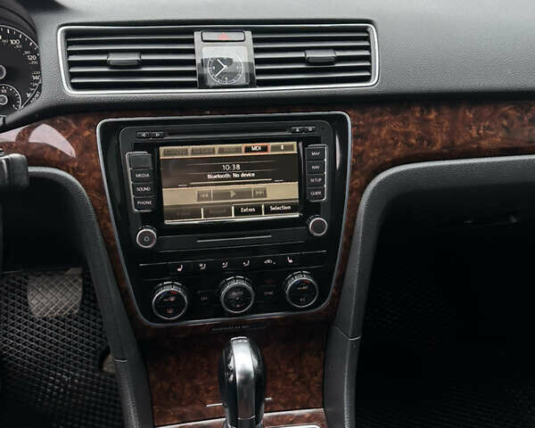 Серый Фольксваген Пассат, объемом двигателя 1.97 л и пробегом 196 тыс. км за 11200 $, фото 14 на Automoto.ua