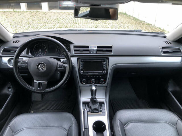 Серый Фольксваген Пассат, объемом двигателя 2.5 л и пробегом 194 тыс. км за 8500 $, фото 9 на Automoto.ua