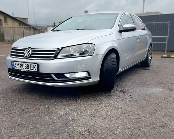 Фольксваген Пассат 2012 в Коростене на Automoto.ua Серый Фольксваген Пассат, объемом двигателя 1.8 л и пробегом 159 тыс. км за 10750 $, фото 1 на Automoto.ua