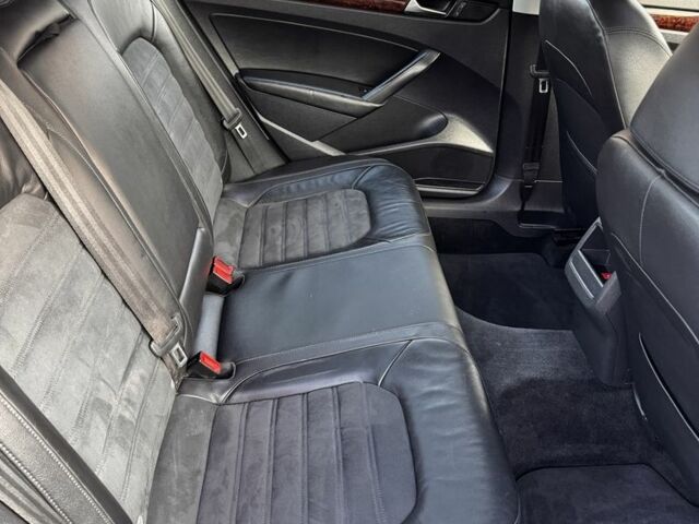 Серый Фольксваген Пассат, объемом двигателя 2 л и пробегом 220 тыс. км за 11700 $, фото 17 на Automoto.ua