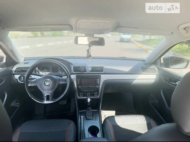 Сірий Фольксваген Пассат, об'ємом двигуна 2.5 л та пробігом 231 тис. км за 10000 $, фото 2 на Automoto.ua