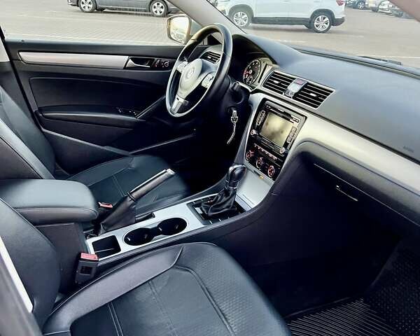 Серый Фольксваген Пассат, объемом двигателя 2.48 л и пробегом 215 тыс. км за 9950 $, фото 19 на Automoto.ua