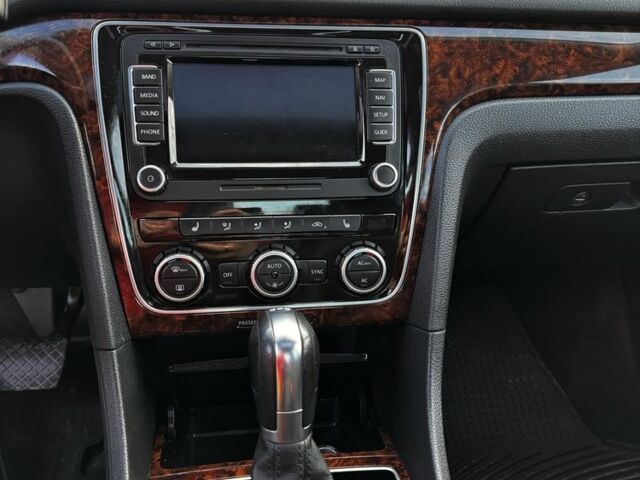 Серый Фольксваген Пассат, объемом двигателя 2 л и пробегом 220 тыс. км за 11700 $, фото 7 на Automoto.ua