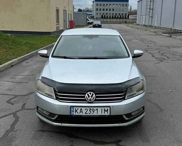 Серый Фольксваген Пассат, объемом двигателя 1.8 л и пробегом 192 тыс. км за 7999 $, фото 6 на Automoto.ua