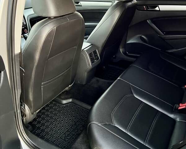 Серый Фольксваген Пассат, объемом двигателя 2.48 л и пробегом 215 тыс. км за 9950 $, фото 15 на Automoto.ua