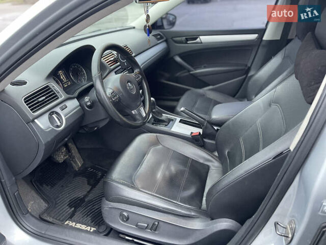 Серый Фольксваген Пассат, объемом двигателя 2.48 л и пробегом 230 тыс. км за 8900 $, фото 7 на Automoto.ua