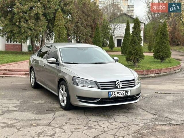 Фольксваген Пассат 2012 у Києві на Automoto.ua Сірий Фольксваген Пассат, об'ємом двигуна 2.5 л та пробігом 205 тис. км за 8299 $, фото 14 на Automoto.ua