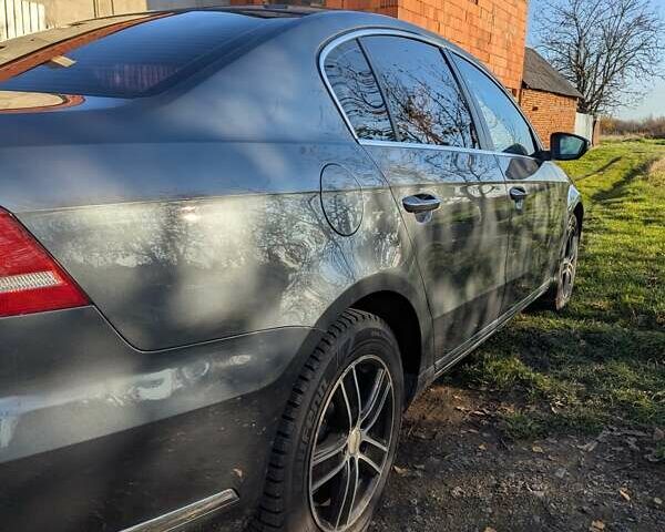 Сірий Фольксваген Пассат, об'ємом двигуна 1.6 л та пробігом 400 тис. км за 7900 $, фото 5 на Automoto.ua