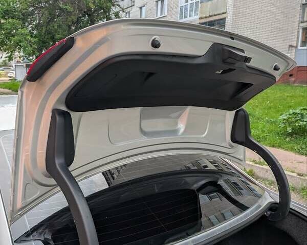 Серый Фольксваген Пассат, объемом двигателя 2.5 л и пробегом 238 тыс. км за 9800 $, фото 20 на Automoto.ua