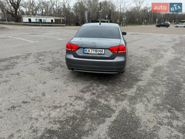 Сірий Фольксваген Пассат, об'ємом двигуна 2.5 л та пробігом 227 тис. км за 10800 $, фото 9 на Automoto.ua