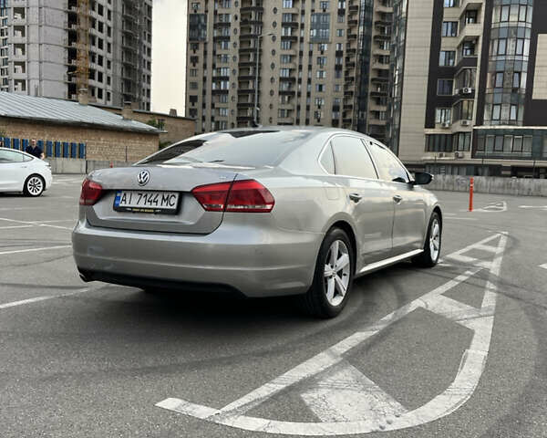 Серый Фольксваген Пассат, объемом двигателя 2.48 л и пробегом 249 тыс. км за 9000 $, фото 8 на Automoto.ua