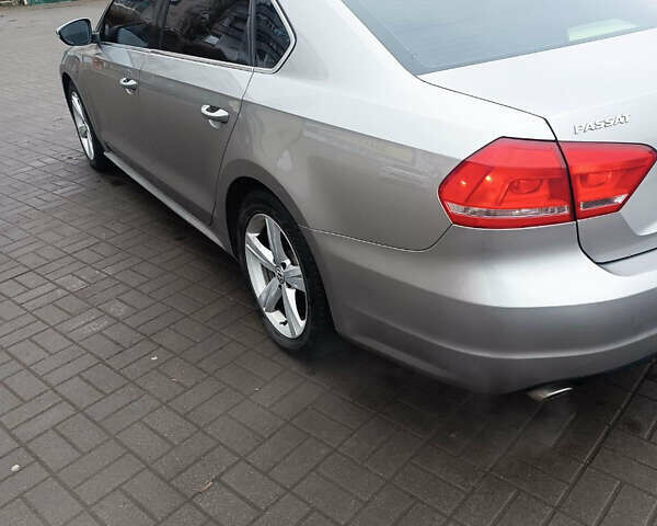 Серый Фольксваген Пассат, объемом двигателя 2.48 л и пробегом 197 тыс. км за 9999 $, фото 5 на Automoto.ua