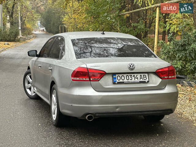 Серый Фольксваген Пассат, объемом двигателя 2.48 л и пробегом 310 тыс. км за 9000 $, фото 11 на Automoto.ua