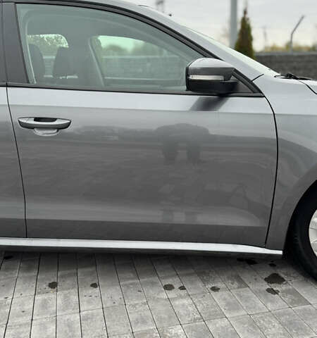 Серый Фольксваген Пассат, объемом двигателя 2.5 л и пробегом 290 тыс. км за 8900 $, фото 4 на Automoto.ua