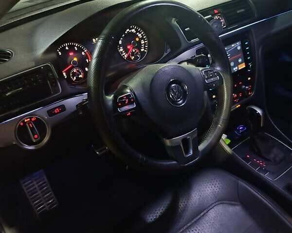 Сірий Фольксваген Пассат, об'ємом двигуна 2.48 л та пробігом 260 тис. км за 8999 $, фото 10 на Automoto.ua