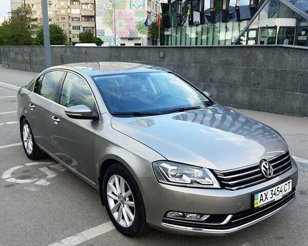 Сірий Фольксваген Пассат, об'ємом двигуна 1.8 л та пробігом 234 тис. км за 10900 $, фото 8 на Automoto.ua