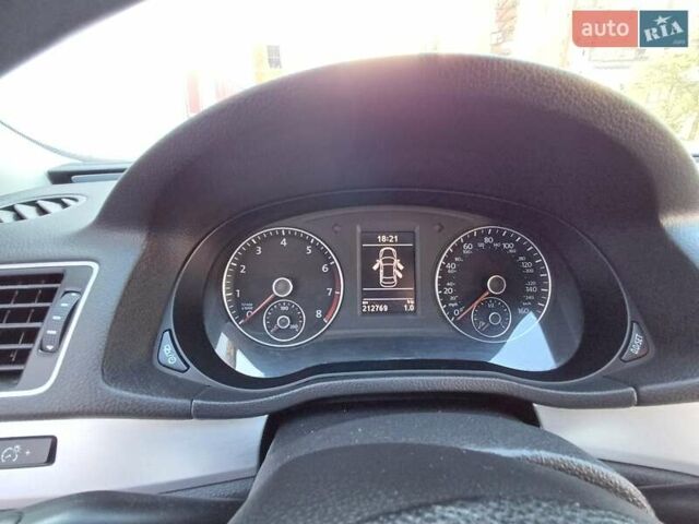 Серый Фольксваген Пассат, объемом двигателя 2.5 л и пробегом 222 тыс. км за 9999 $, фото 29 на Automoto.ua