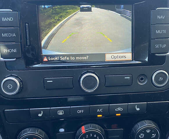 Сірий Фольксваген Пассат, об'ємом двигуна 2.48 л та пробігом 226 тис. км за 11000 $, фото 18 на Automoto.ua