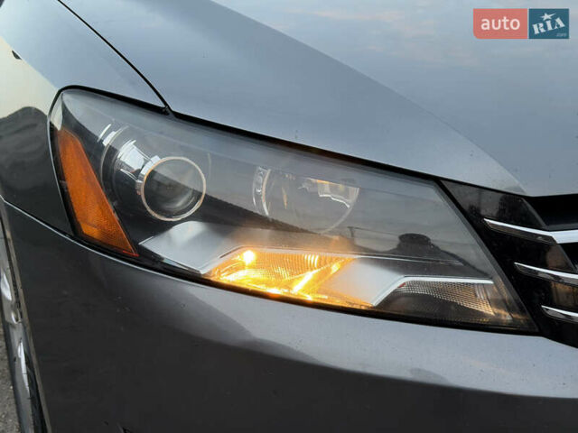 Серый Фольксваген Пассат, объемом двигателя 2.5 л и пробегом 225 тыс. км за 11000 $, фото 43 на Automoto.ua